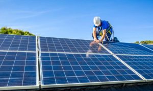 Installation et mise en production des panneaux solaires photovoltaïques à Chateauneuf-du-Faou